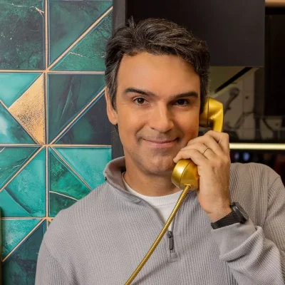 Imagem da Estação Rádio Plus com Tadeu Schmidt