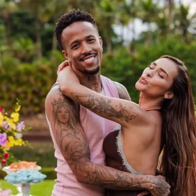 Imagem de Tainá Militão e Eder Militão em uma rádio