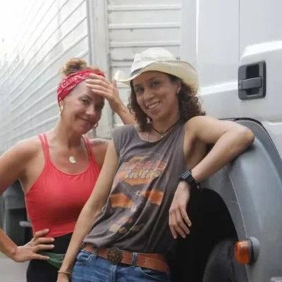 Imagem da rádio Estação Plus com Thalita Carauta e Fabiula Nascimento