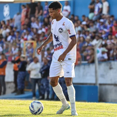 Escute as notícias e programas de rádio da Rádio Estação Plus online