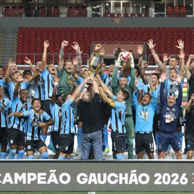 Rádio Estação Plus, emissora de rádio online com música, notícias e entretenimento.