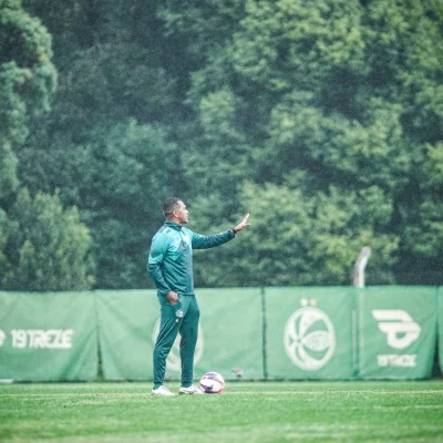 Rádio Estação Plus: ouça as notícias e músicas mais recentes em tempo real.